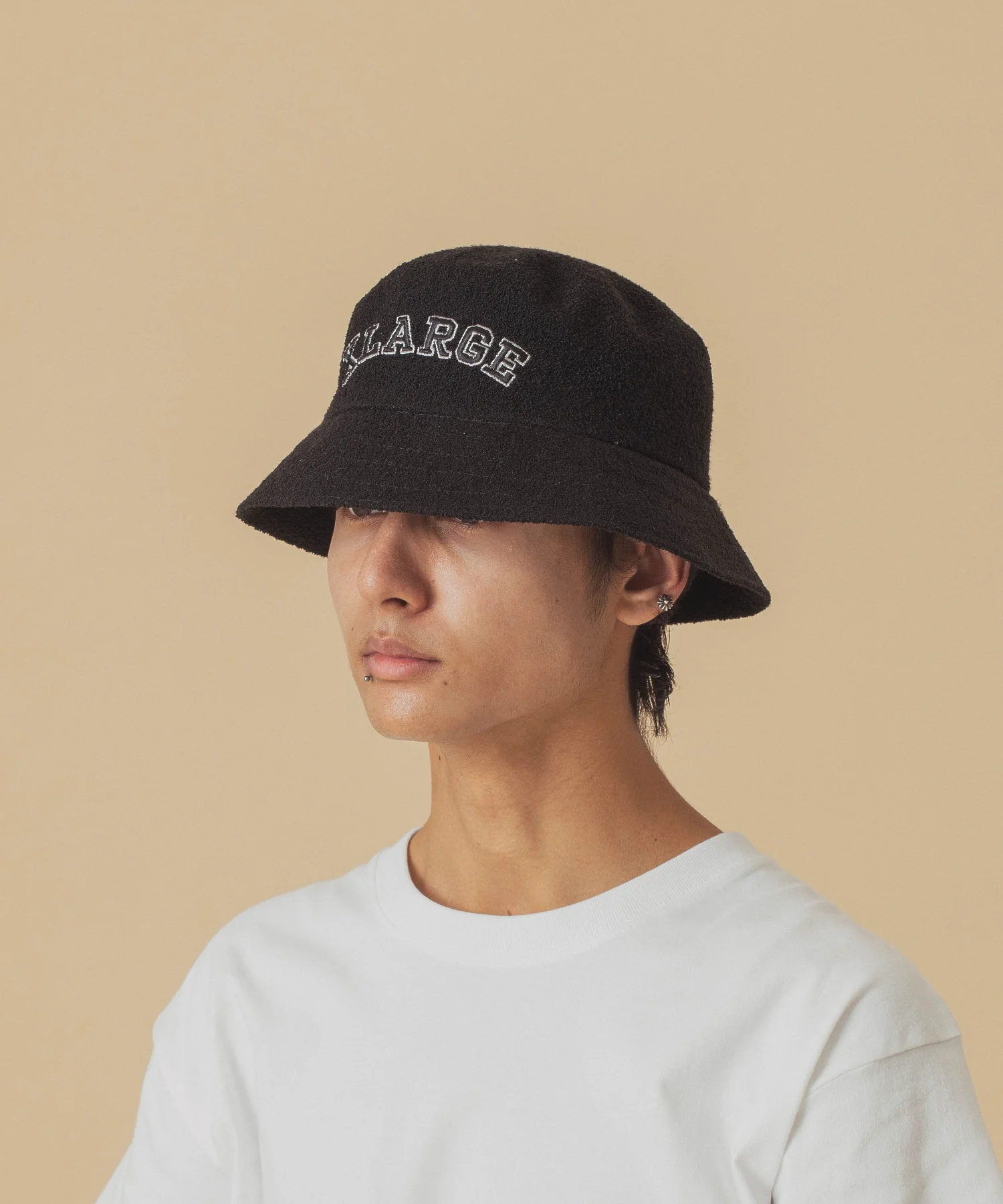 XLARGE×KANGOL BLACK BUCKET HAT - Image 5