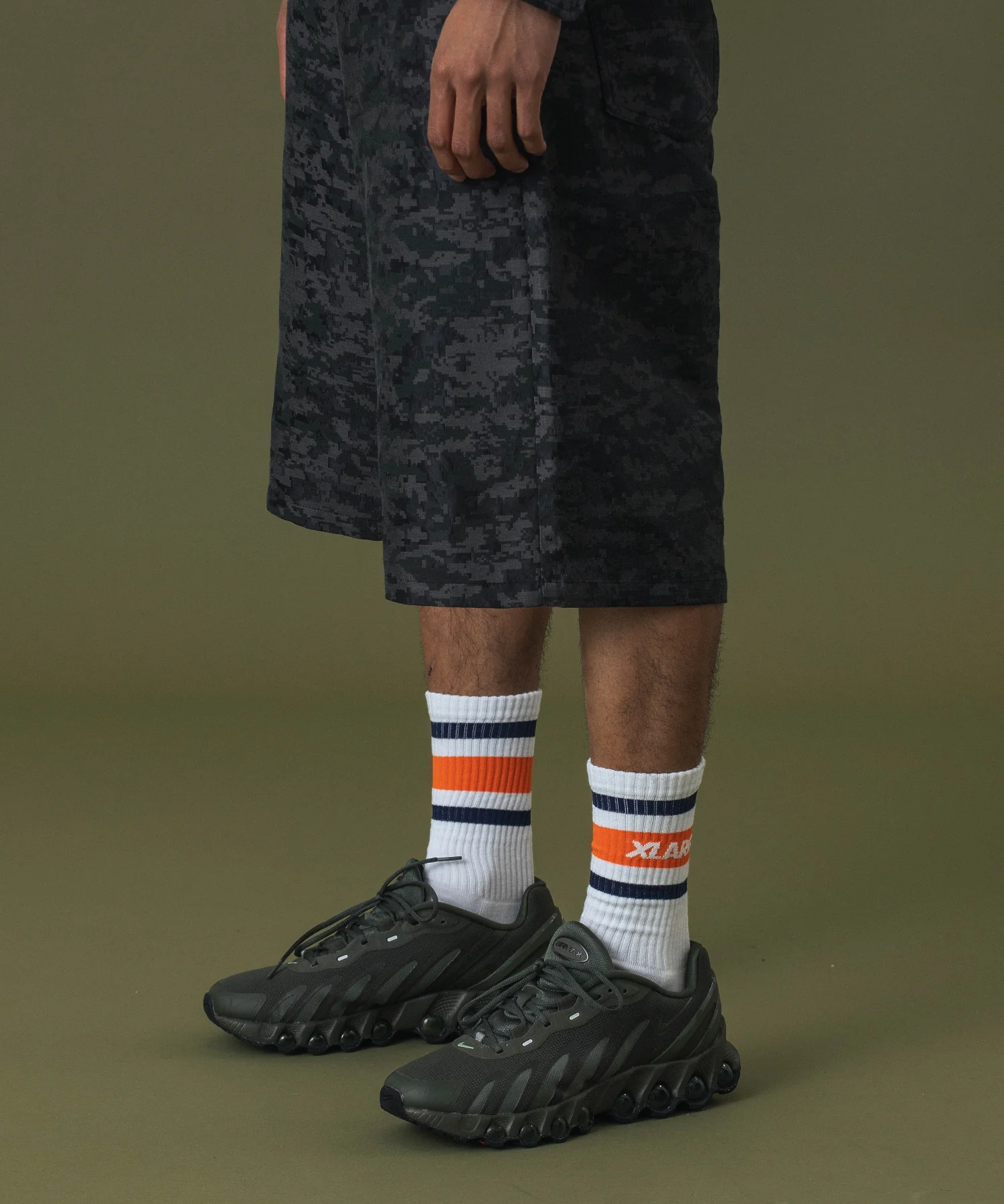 LINE SOCKS - Image 5