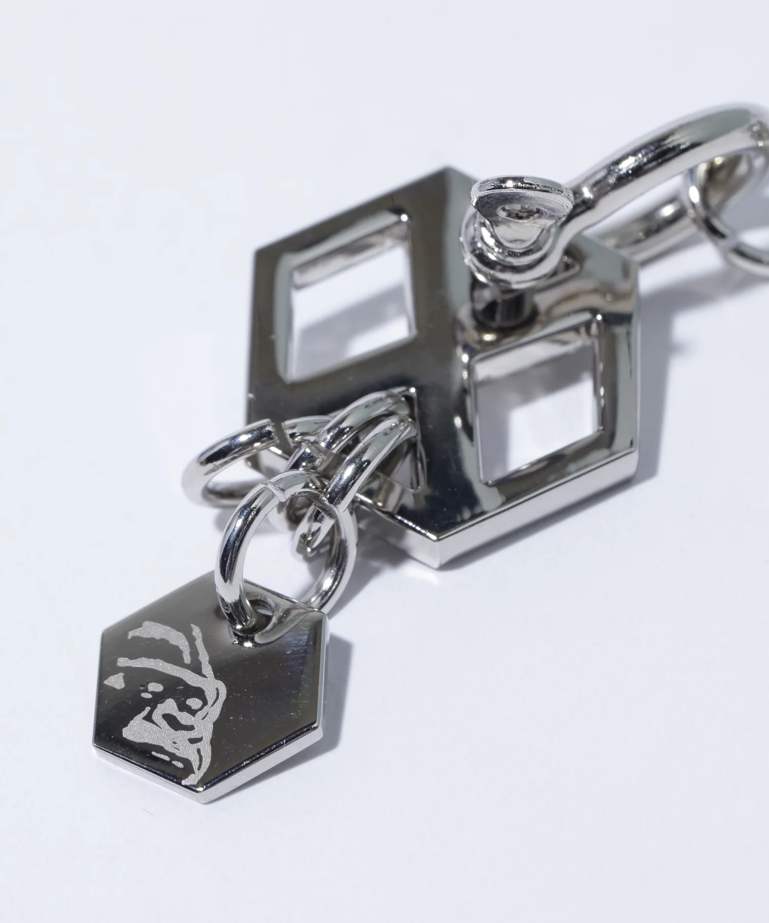 X KEY CHAIN - Image 4