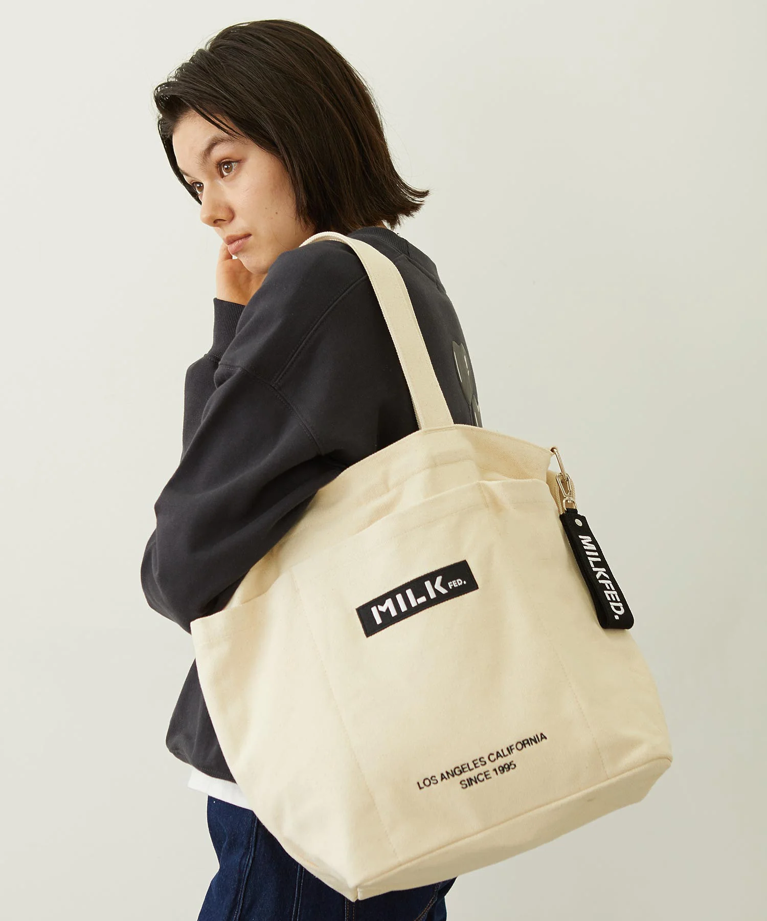 BAR AND UNDER LOGO BIG CANVAS BAG MILKFED. - Image 16