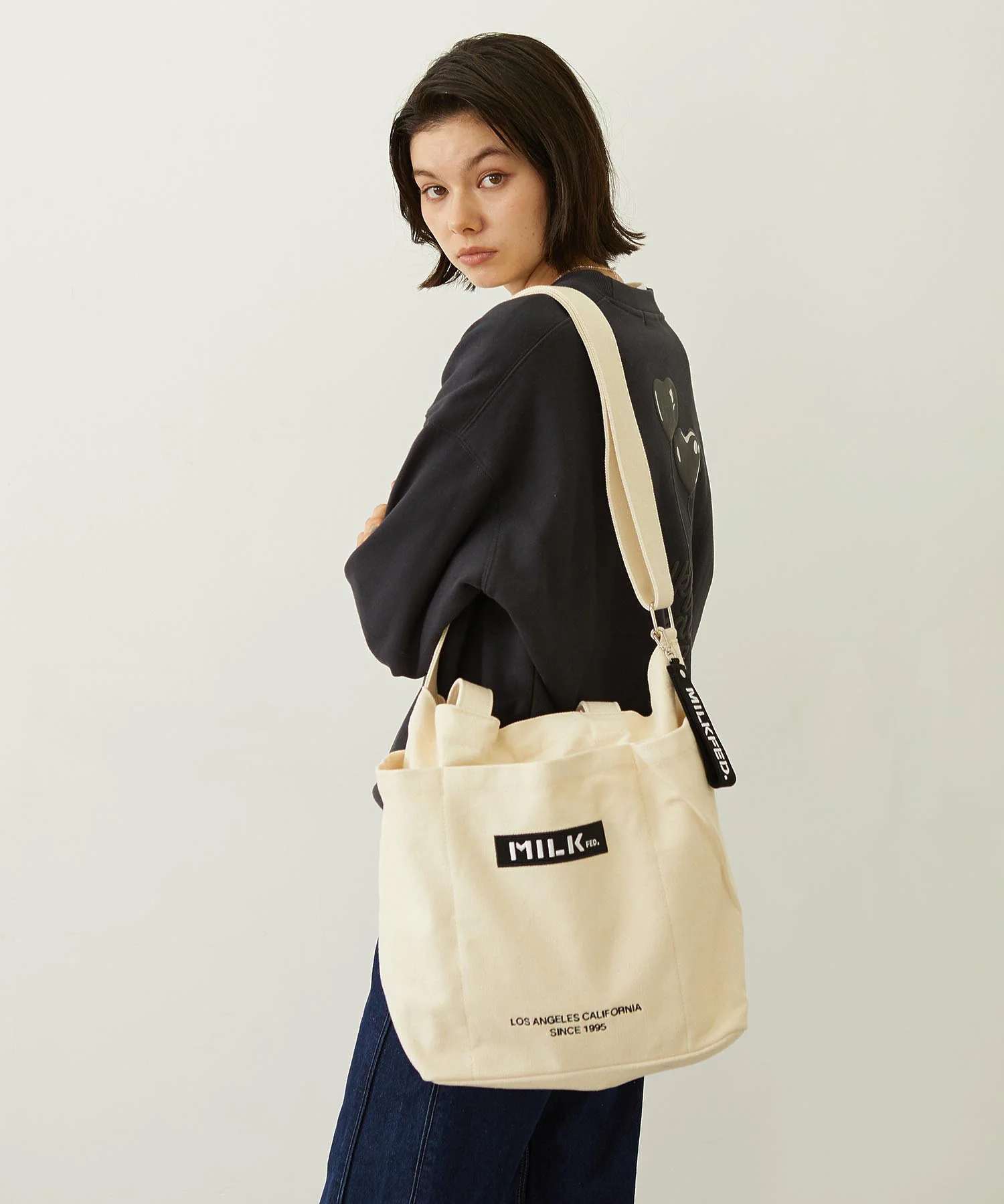 BAR AND UNDER LOGO BIG CANVAS BAG MILKFED. - Image 17