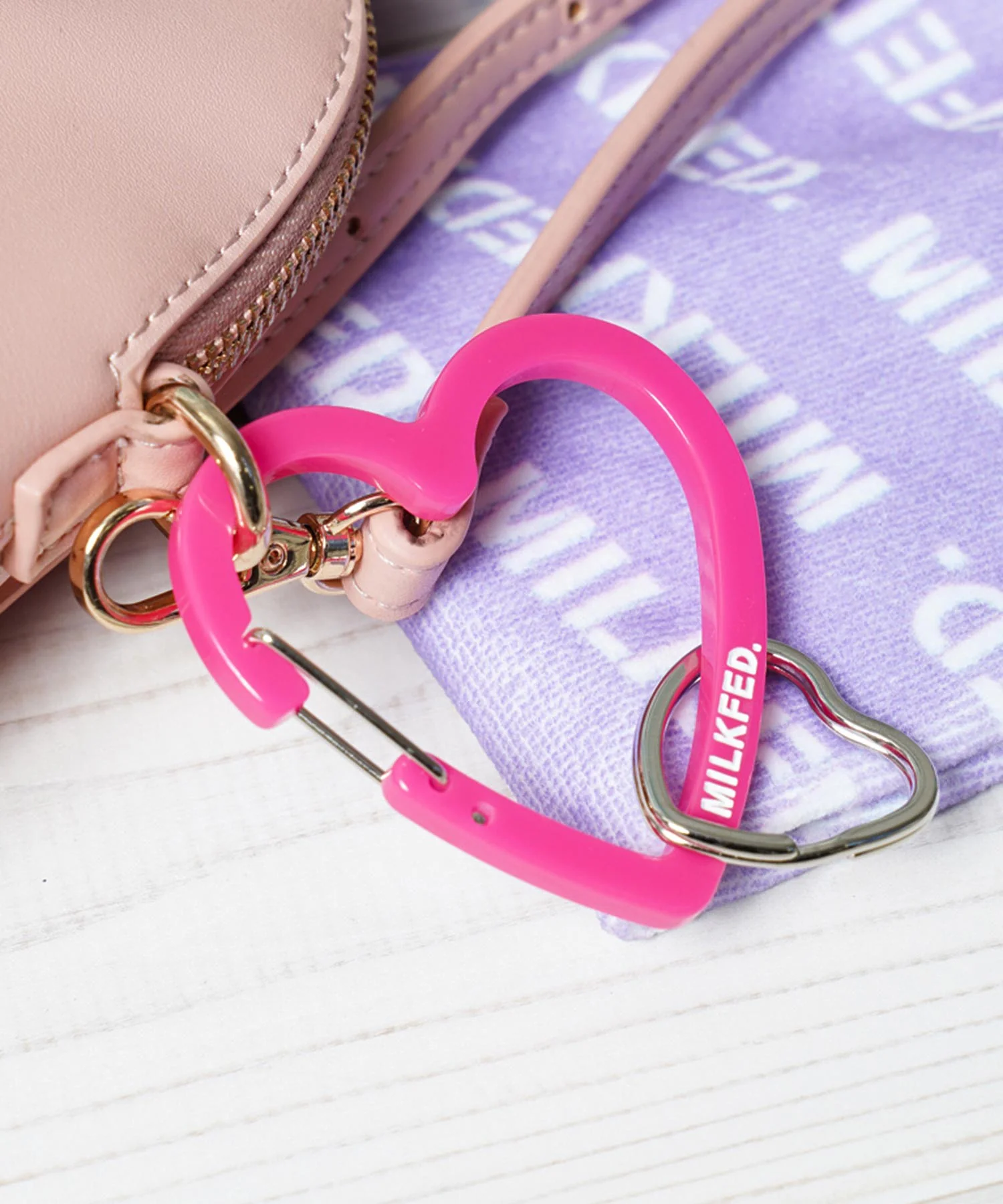 NEO HEART CARABINER MILKFED. - Image 10