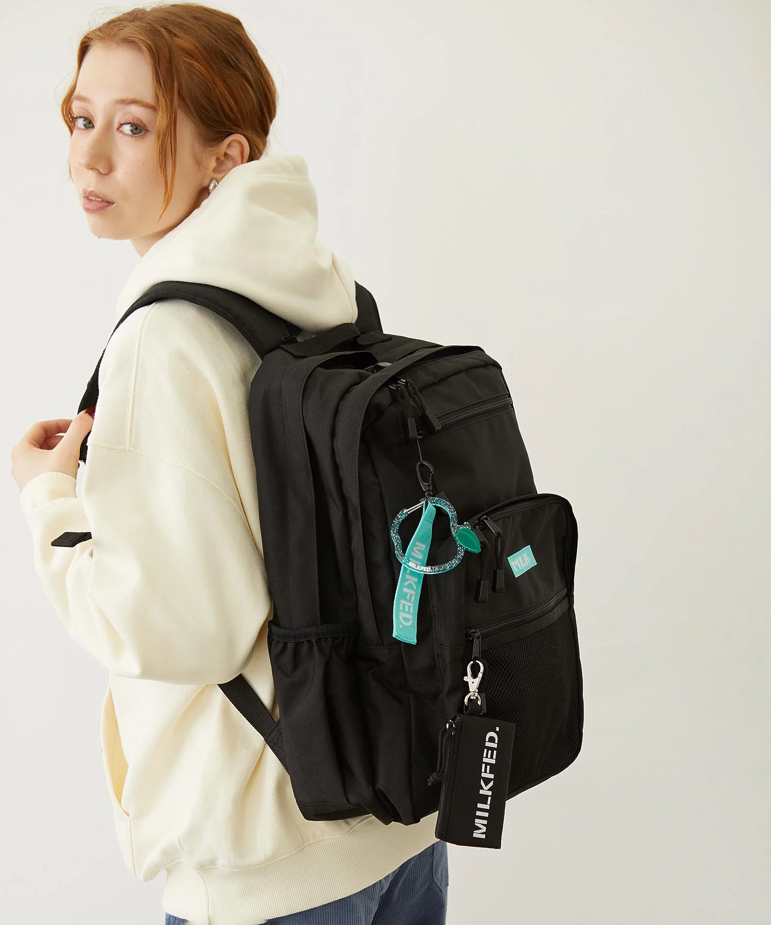 GLITTER APPLE CARABINER - Image 15