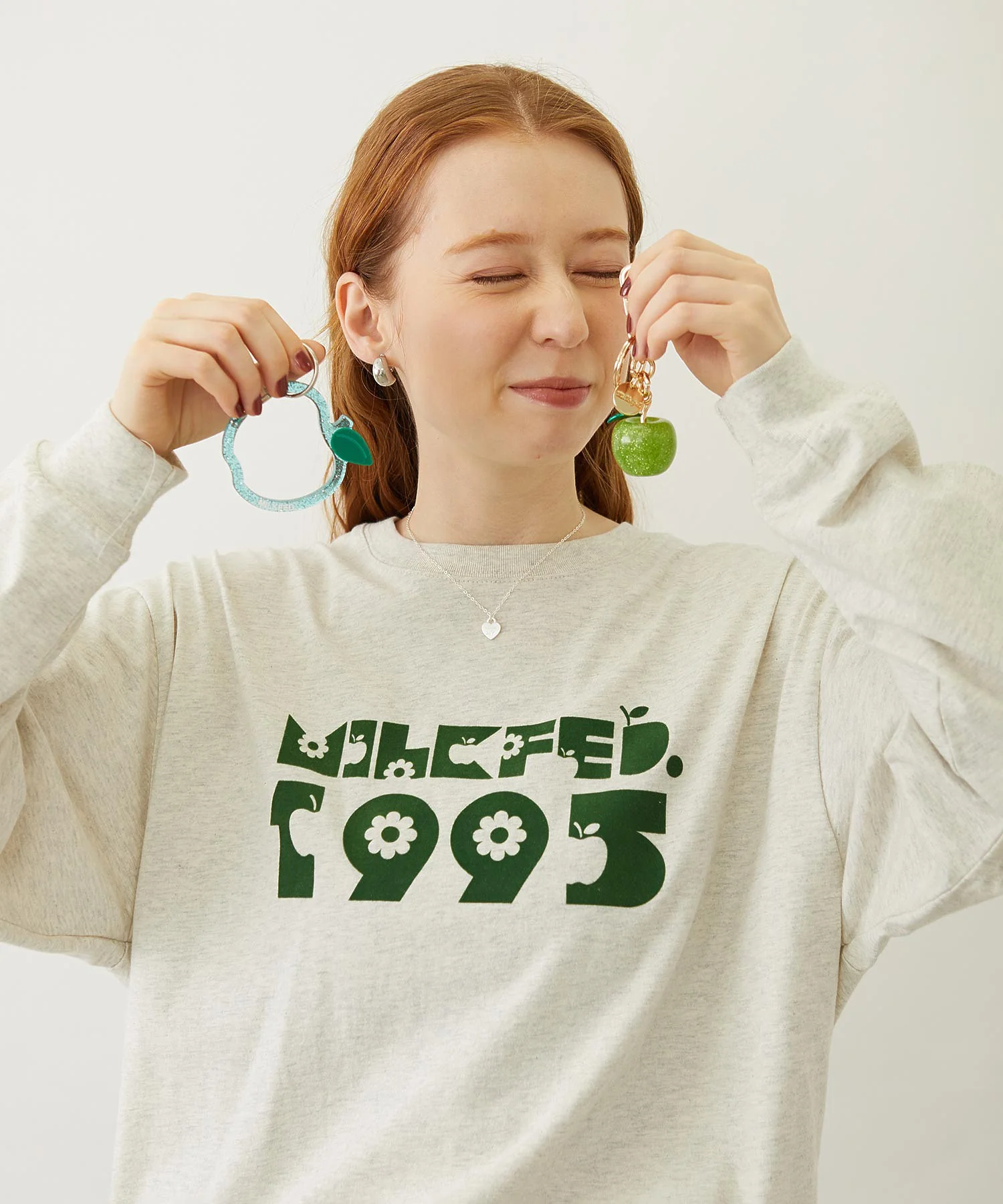 GLITTER APPLE CARABINER - Image 16