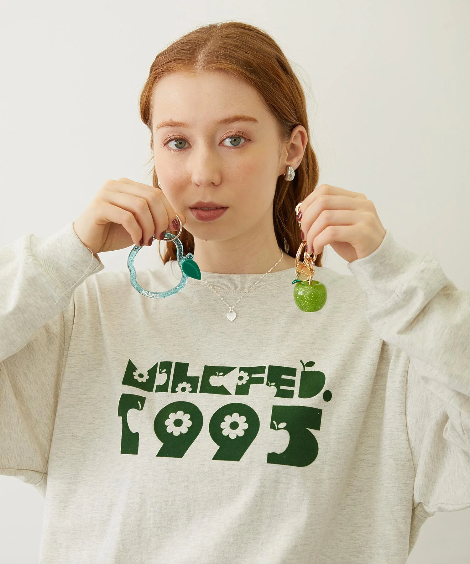 GLITTER APPLE CARABINER - Image 18