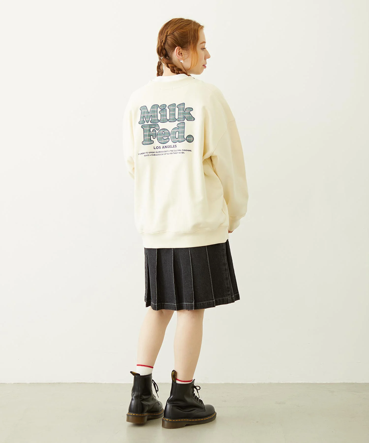 MILKFED. PLAID LOGO WIDE CREW SWEAT - Image 11