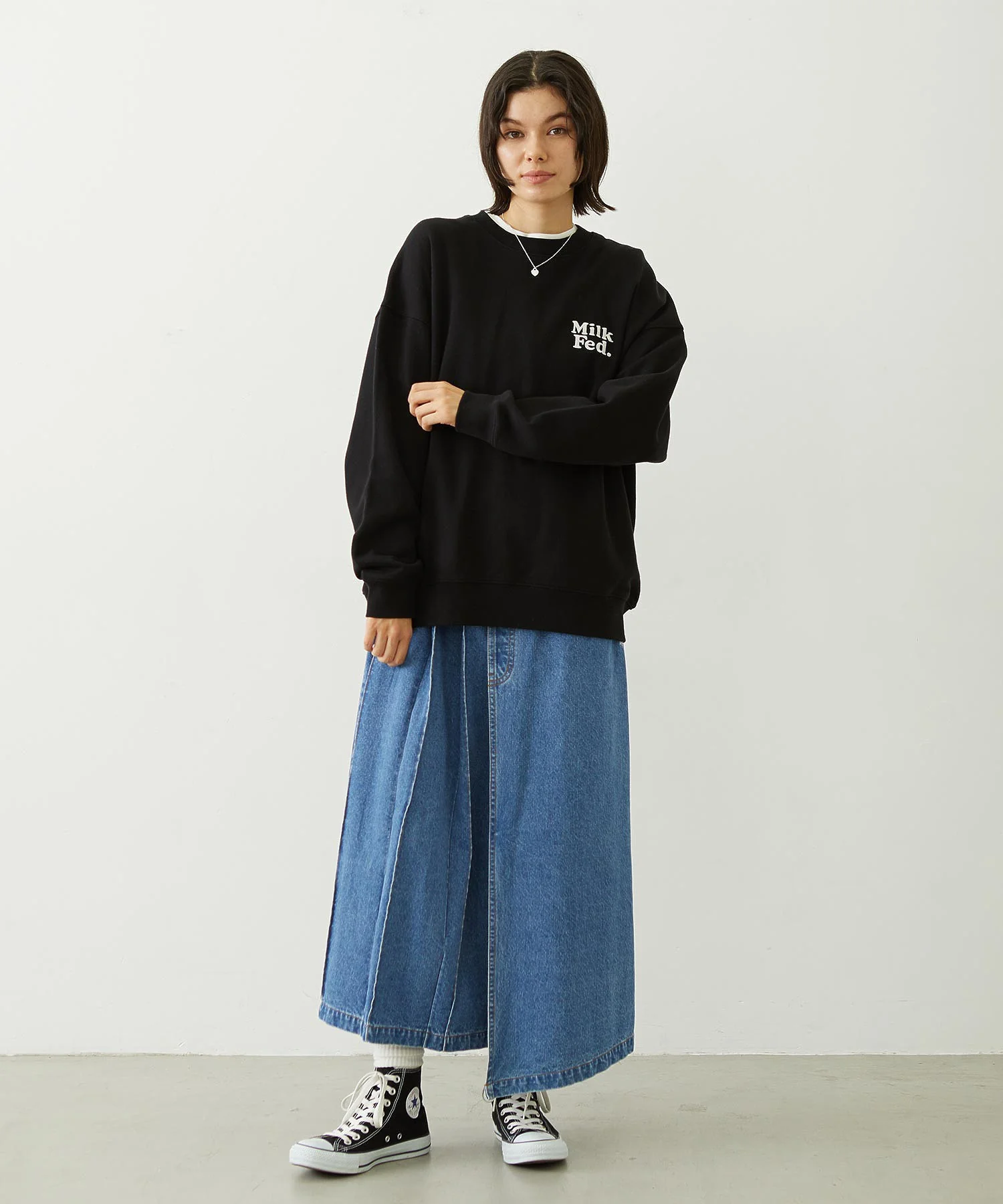 MILKFED. PLAID LOGO WIDE CREW SWEAT - Image 15