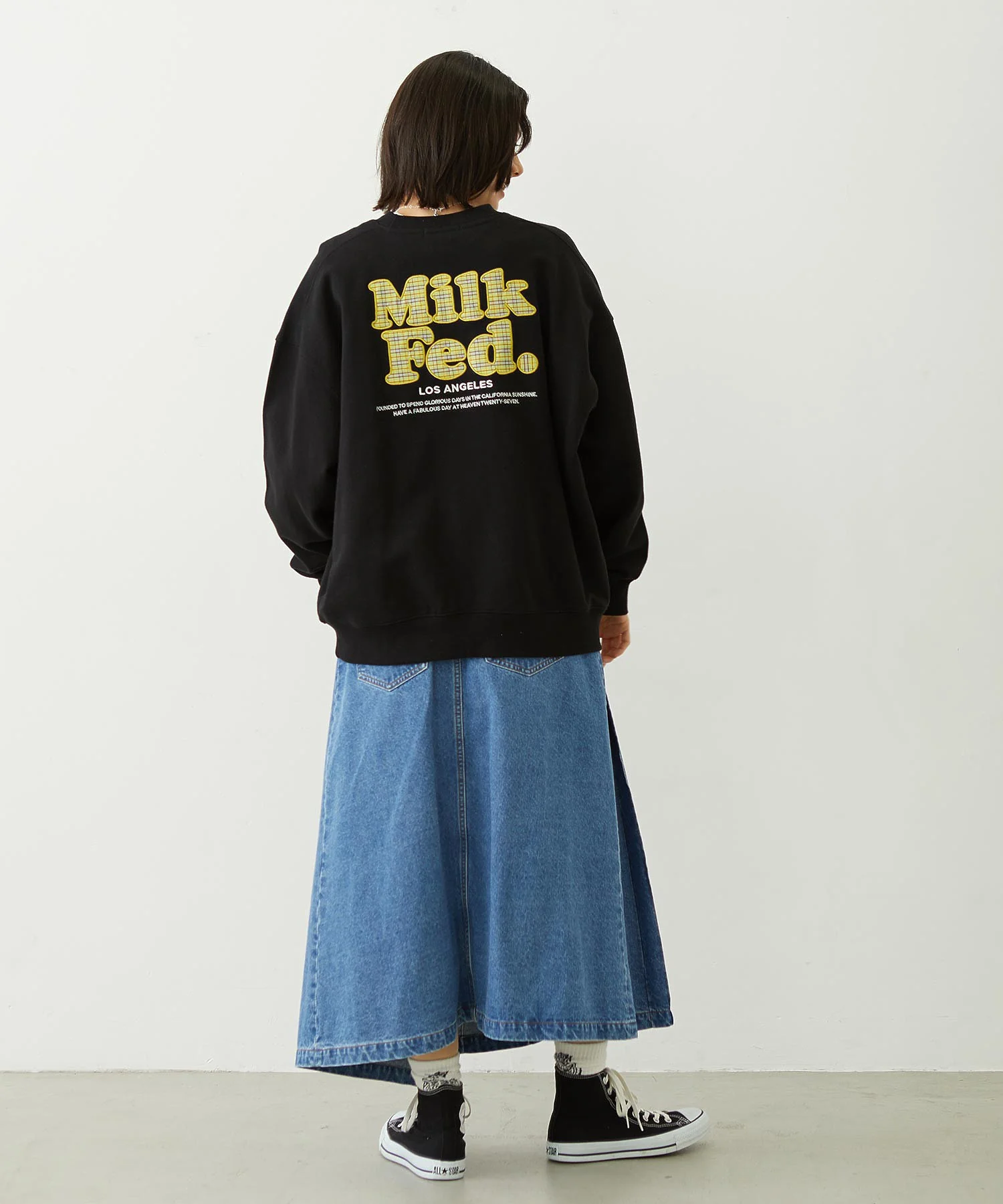 MILKFED. PLAID LOGO WIDE CREW SWEAT - Image 17