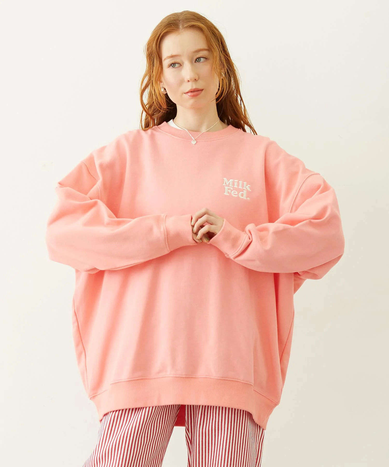 MILKFED. PLAID LOGO WIDE CREW SWEAT - Image 20