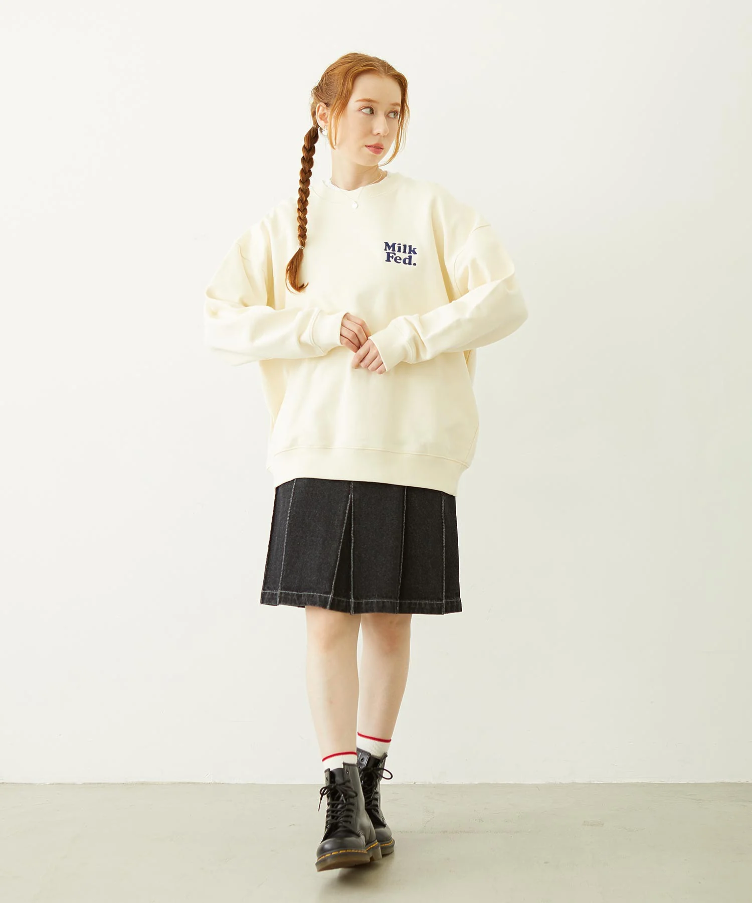 MILKFED. PLAID LOGO WIDE CREW SWEAT - Image 9