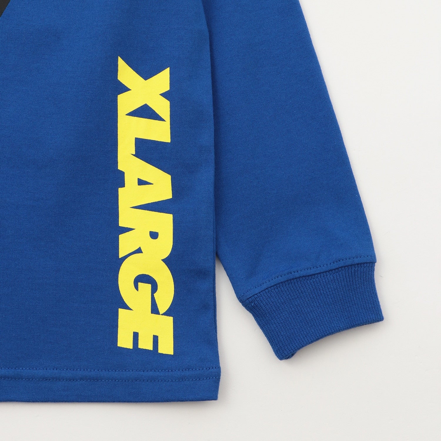 ファニーゴリラポーチ長袖Tシャツ - Image 6