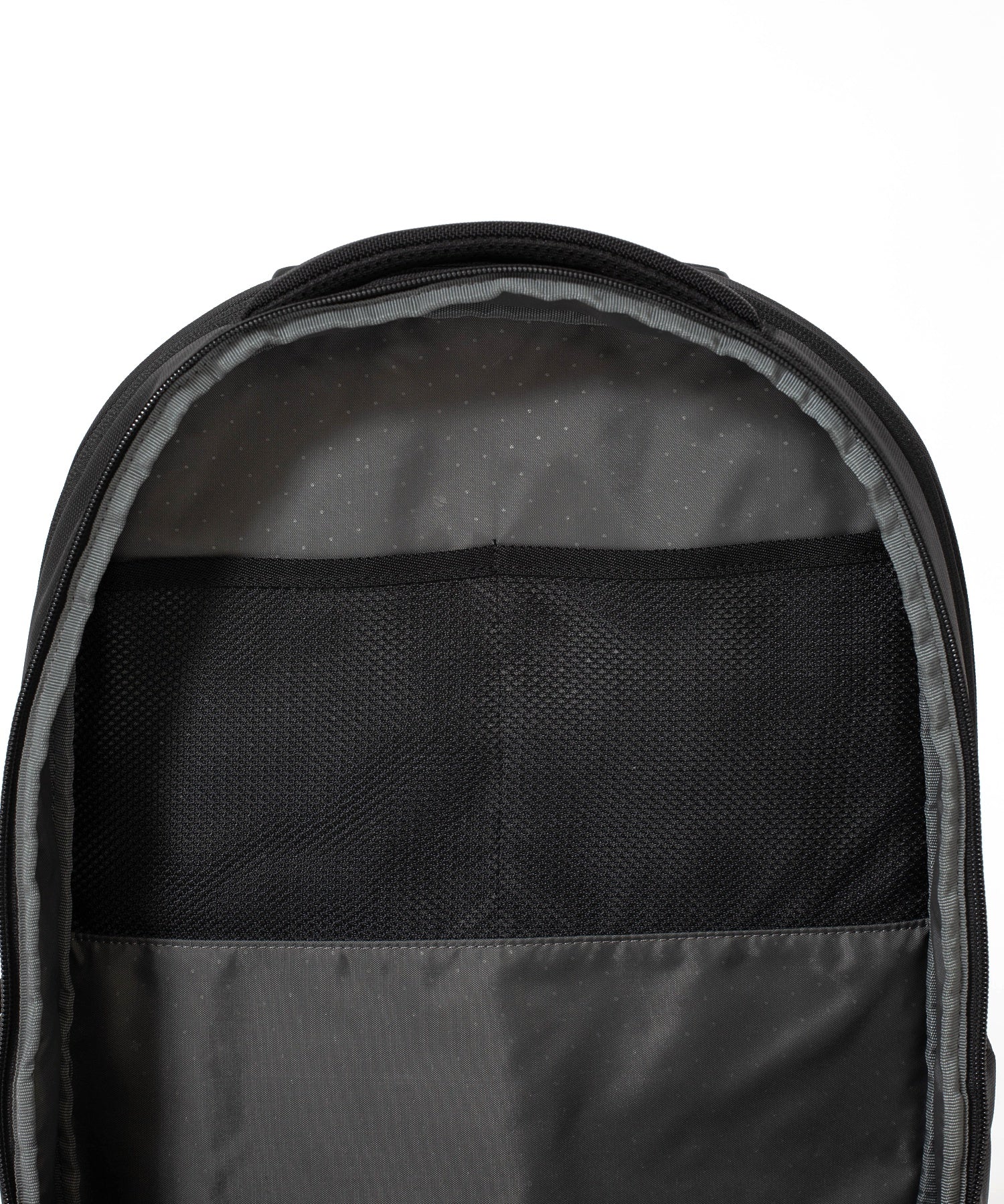 Incase Tracks Backpack 18L-Black - Image 13