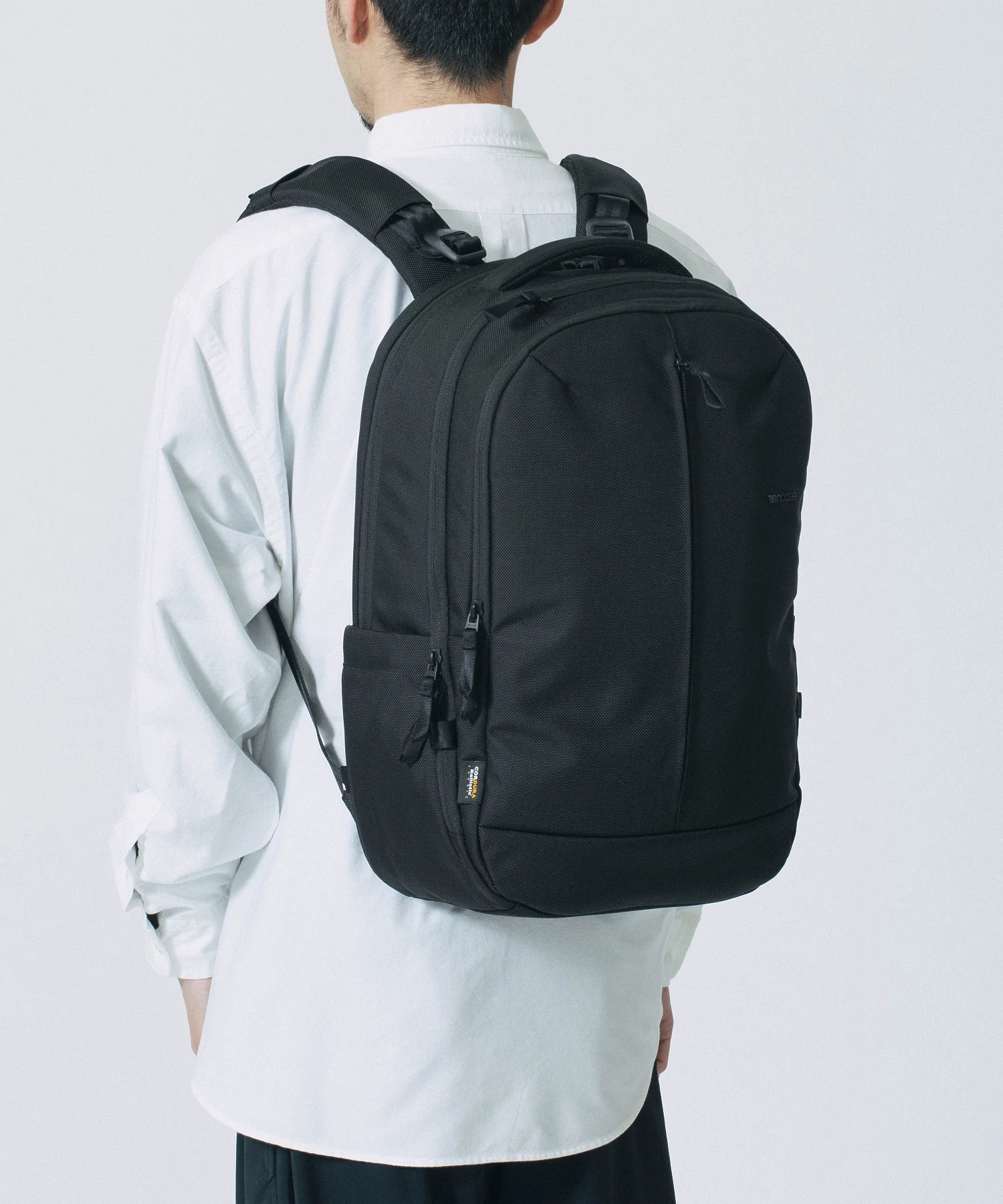 Incase Tracks Backpack 18L-Black - Image 24