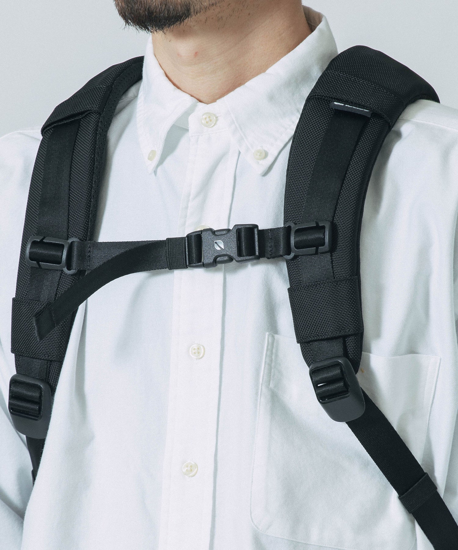 Incase Tracks Backpack 18L-Black - Image 26