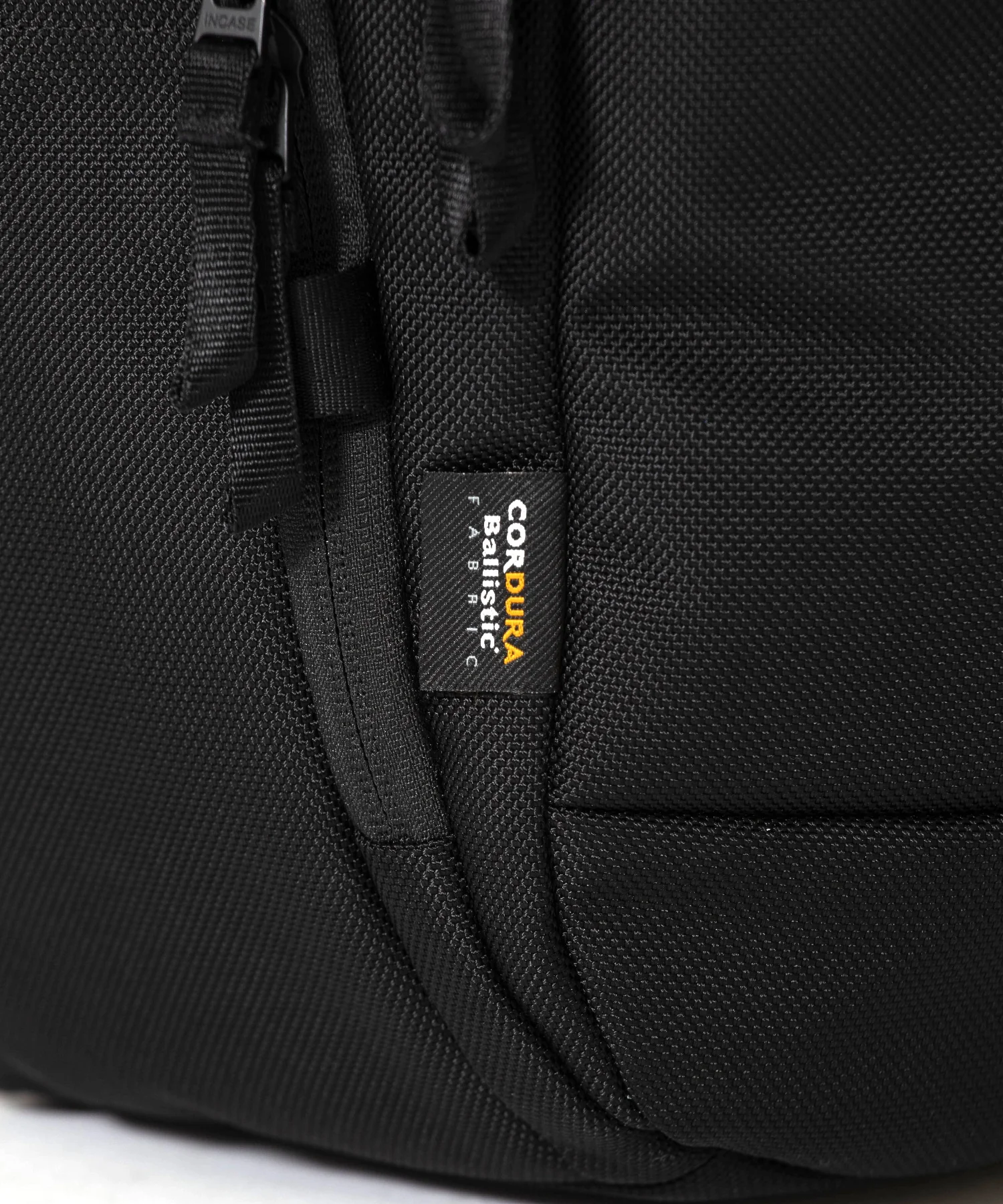 Incase Tracks Backpack 25L-Black - Image 16