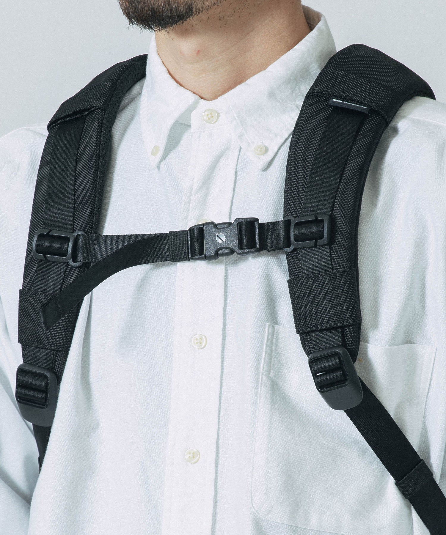 Incase Tracks Backpack 25L-Black - Image 26