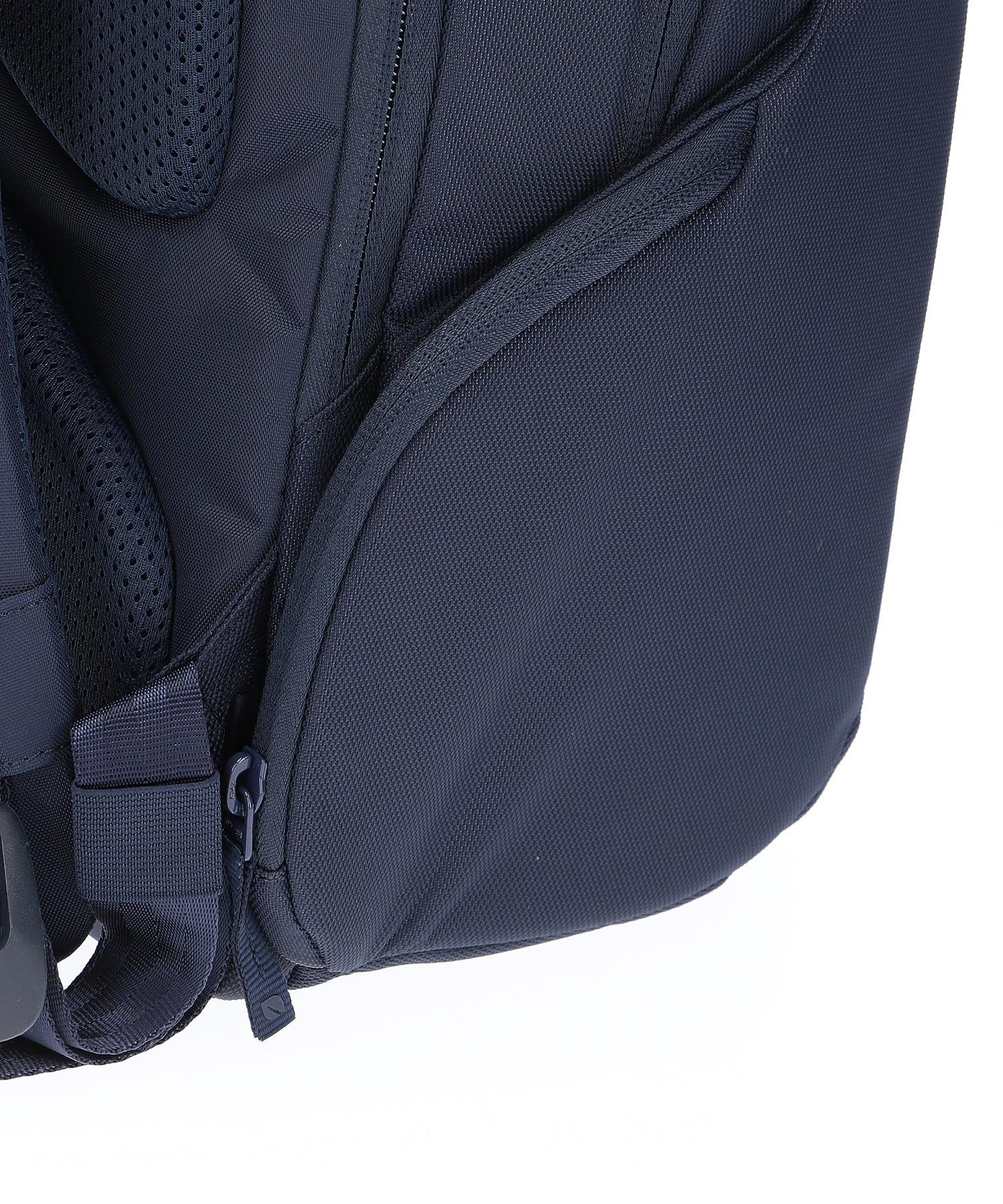 INBP10052-NVYINCASE ICON SLIM PACK - NYLON - Image 9